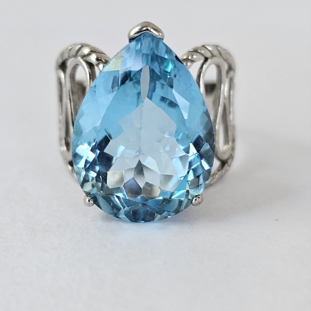 Natural 22.8 Carat Swiss Blue Topaz Sterling Silver Ring Sz 7! 💙